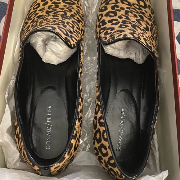 Donald J Pliner Genuine Leopard Calf Hair Loafer - Picture 15 of 16